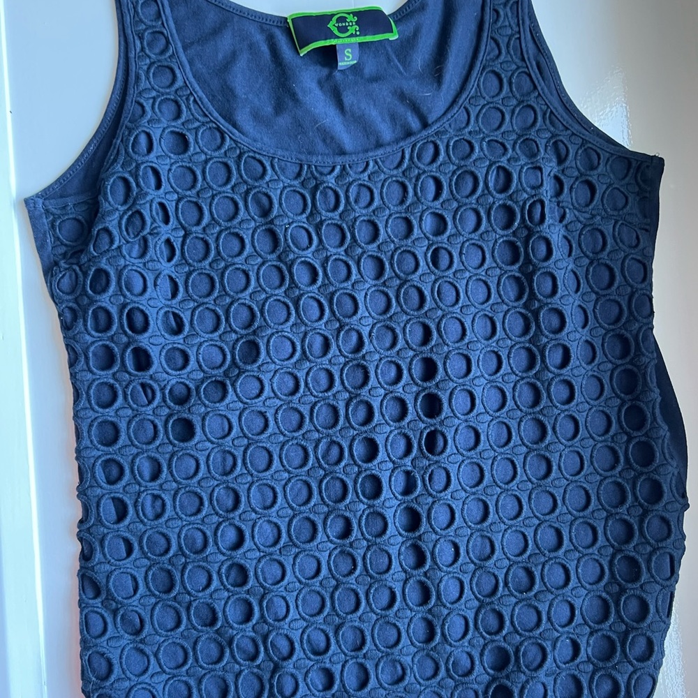 C. Wonder tank top